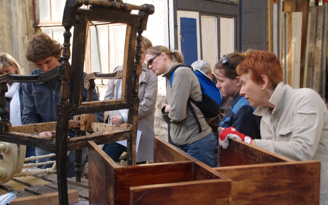 Koolitus 4. aprillil “Mööbli restaureerimine ja korrastamine vana tooli ja laua näitel”